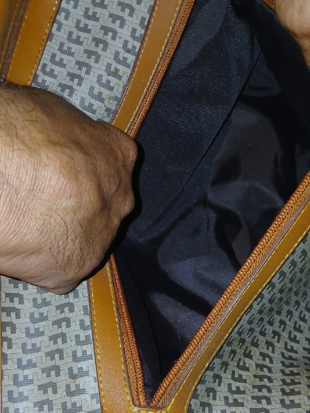Vintage Leather-Trimmed Tan Patterned Weekender Bag - Picture 8 of 8